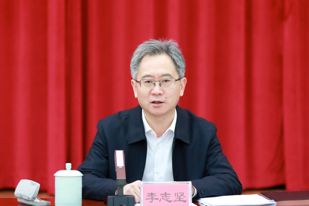 12月4日,省科技厅党组书记,厅长李志坚主持